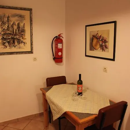 Terpsichore Apartamento Kyparissia