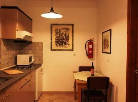 Terpsichore Apartment Kyparissia